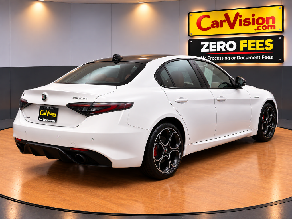 Used 2024 Alfa Romeo Giulia Veloce AWD/4WD image 3