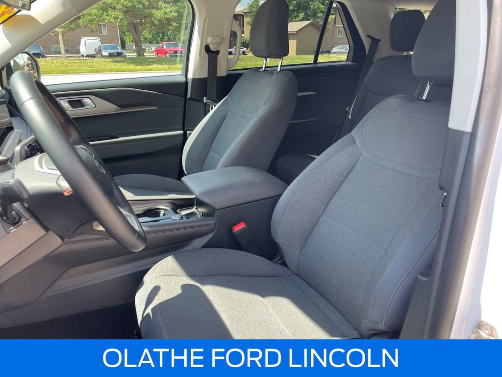 Certified 2025 Ford Explorer Active AWD/4WD image 13