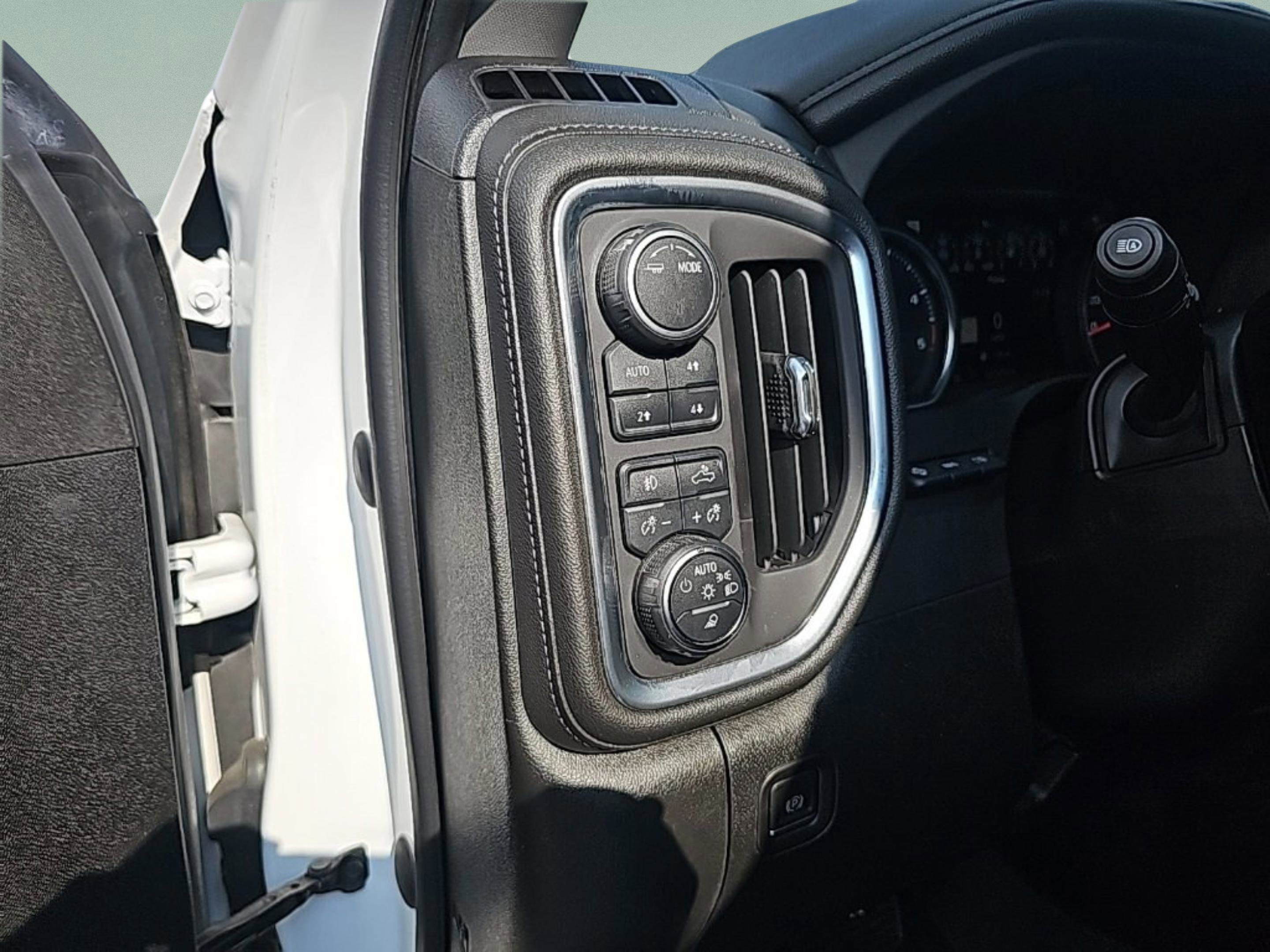 Used 2023 Chevrolet Silverado 2500 LTZ w/ LTZ Premium Package image 19