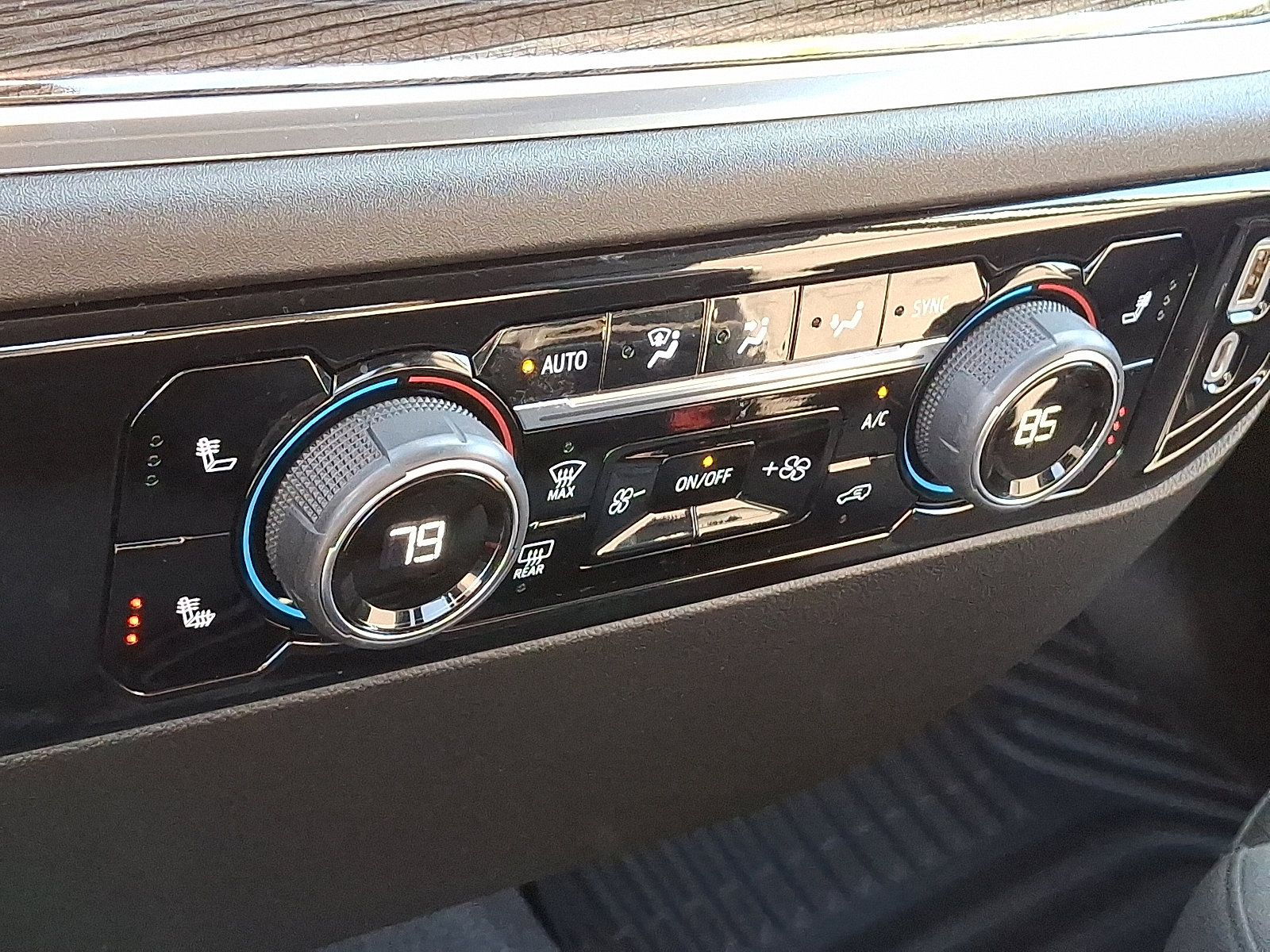 Used 2023 Chevrolet Silverado 1500 LT image 15