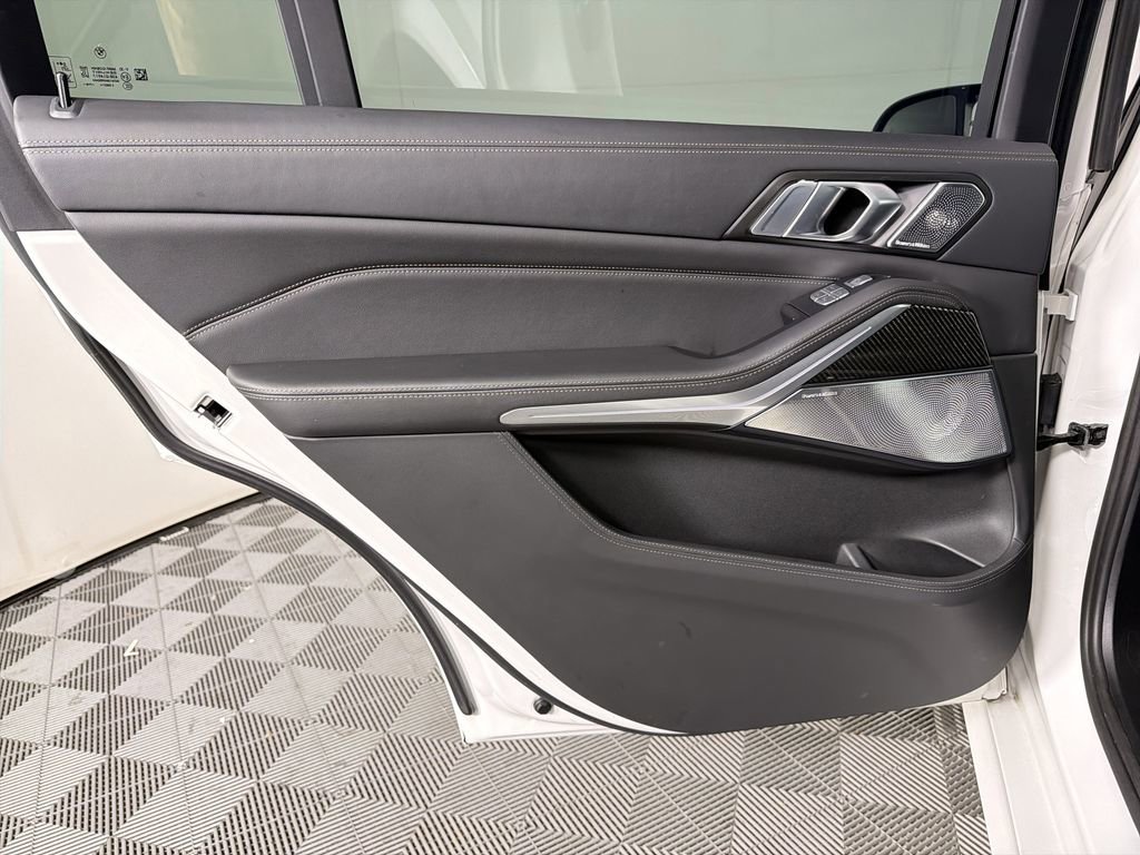 Used 2024 BMW X7 M60i w/ Executive Package image 23