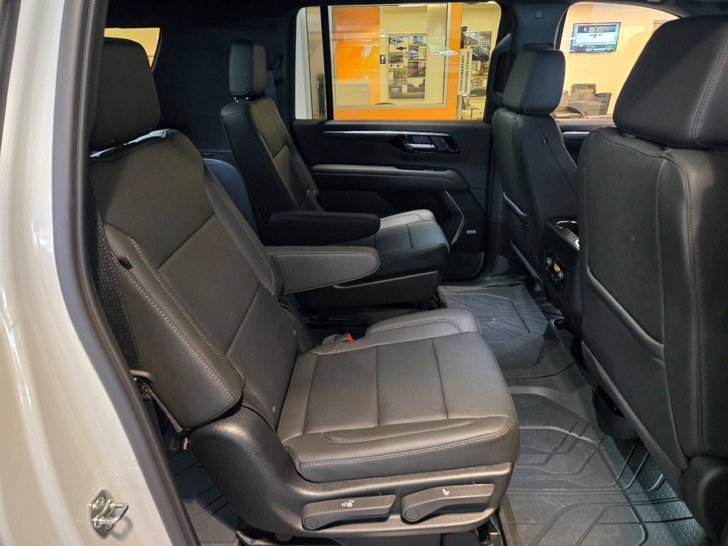 New 2026 Chevrolet Suburban Z71 w/ Comfort Package AWD/4WD image 9