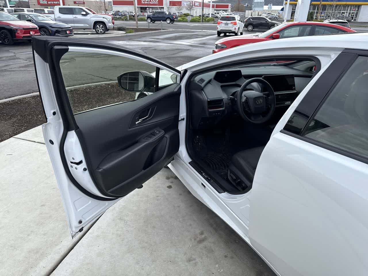 Used 2024 Toyota Prius Prime FWD image 10