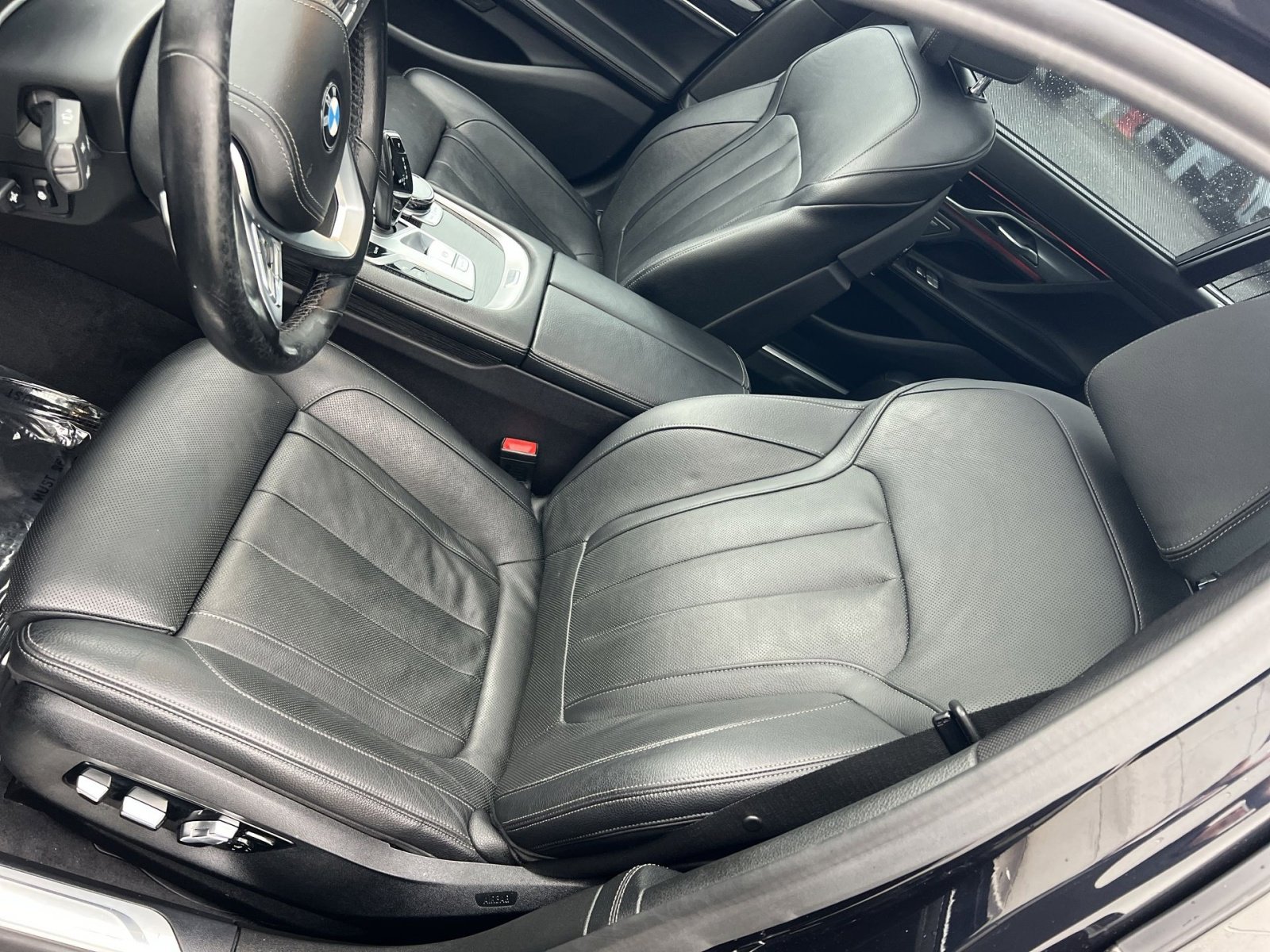 Used 2019 BMW 740i xDrive w/ Executive Package image 13