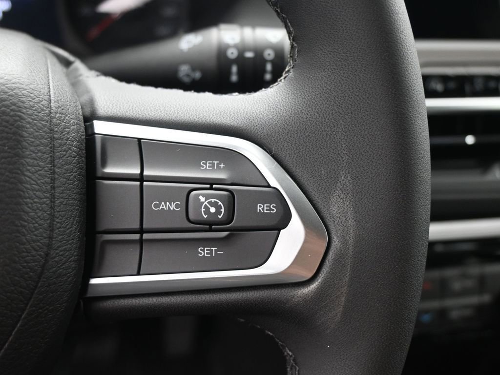 New 2026 Jeep Compass Latitude image 28