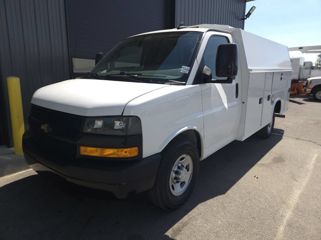 Used 2019 Chevrolet Express 3500 w/ Power Convenience Package RWD image 2