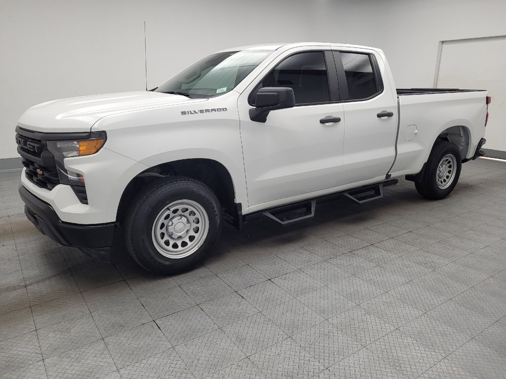 Used 2023 Chevrolet Silverado 1500 W/T RWD image 2
