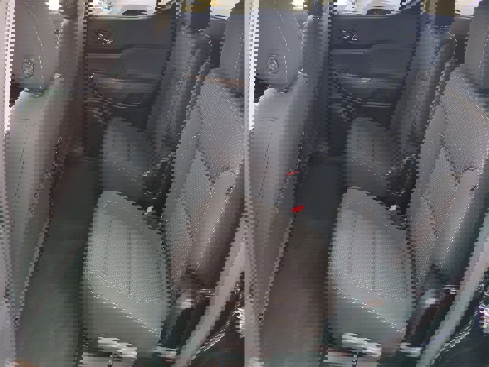 Used 2023 GMC Acadia SLE w/ Driver Convenience Package image 19