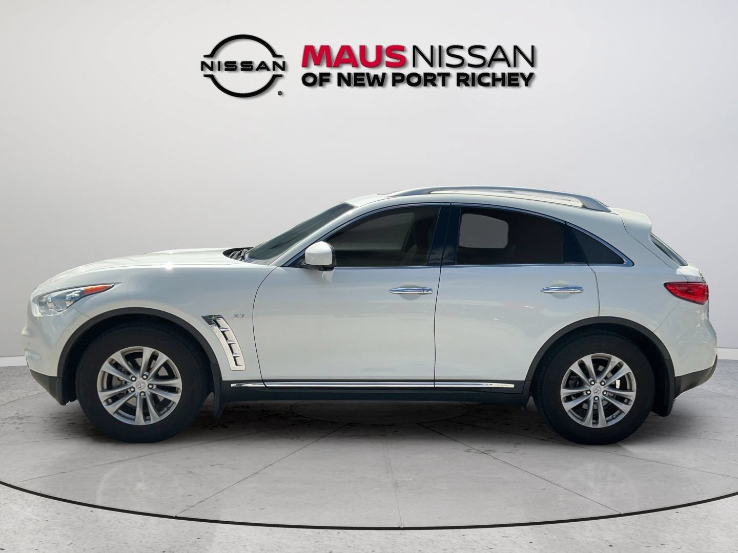 Used 2017 INFINITI QX70 2WD w/ Premium Package image 6
