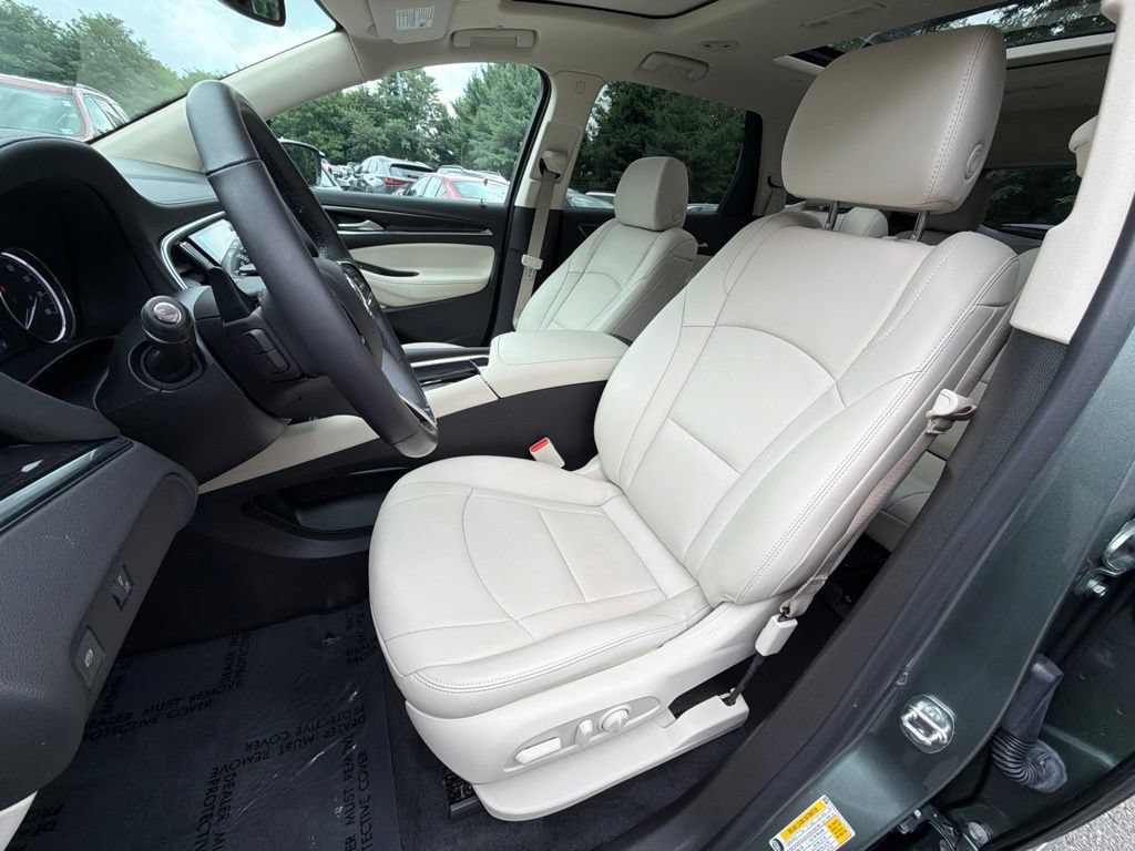 Used 2024 Buick Enclave Essence w/ Experience Buick Package AWD/4WD image 18