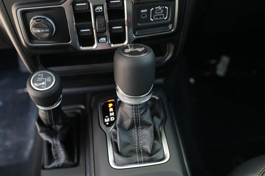 Used 2024 Jeep Wrangler Unlimited Sahara image 24