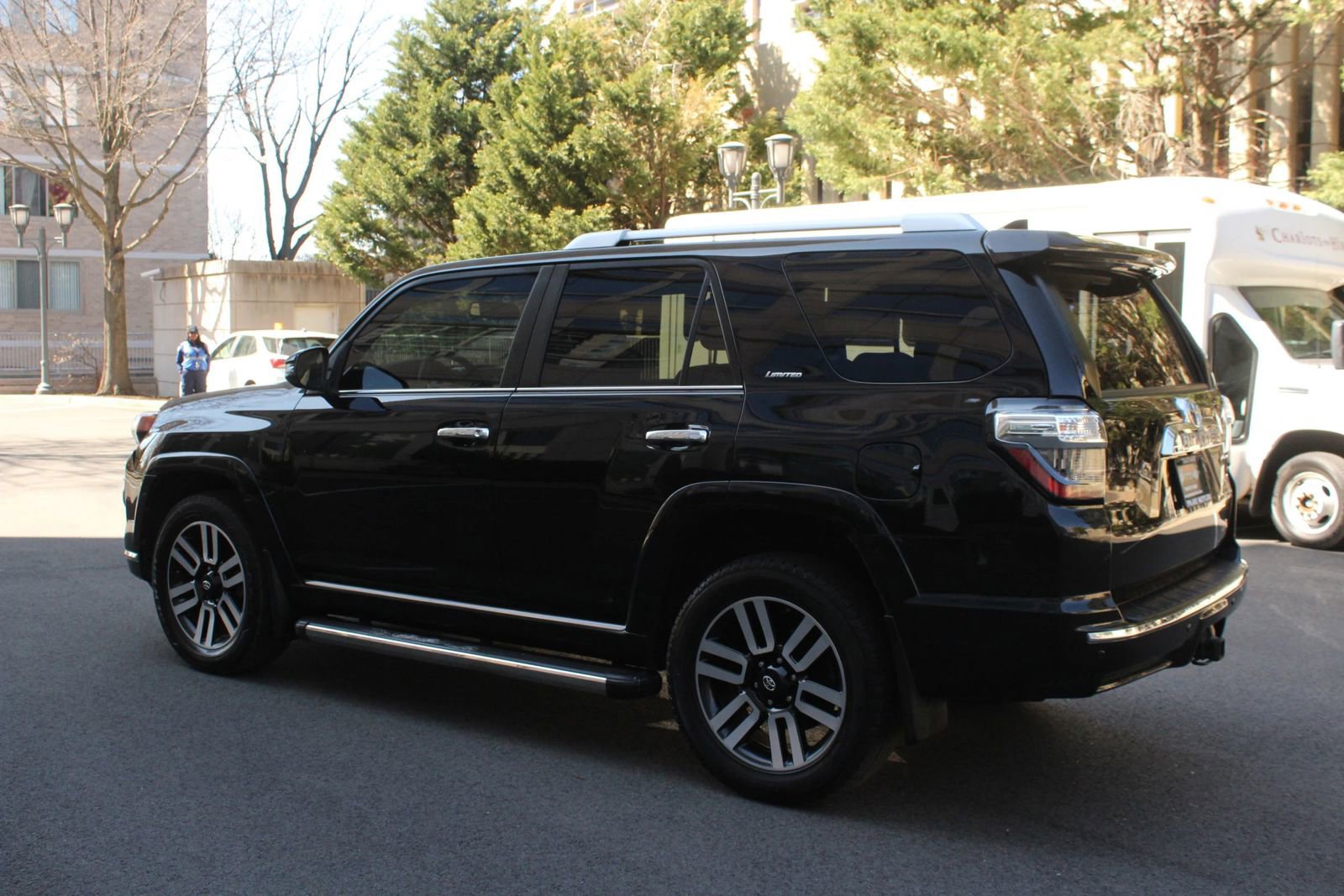 Used 2018 Toyota 4Runner Limited AWD/4WD image 8