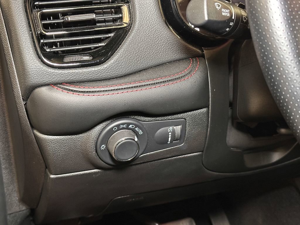 Certified 2025 Dodge Durango GT image 25