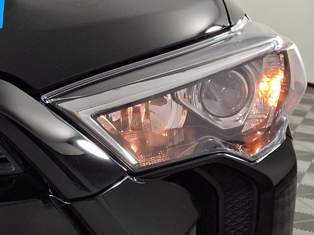 Used 2019 Toyota 4Runner SR5 AWD/4WD image 12