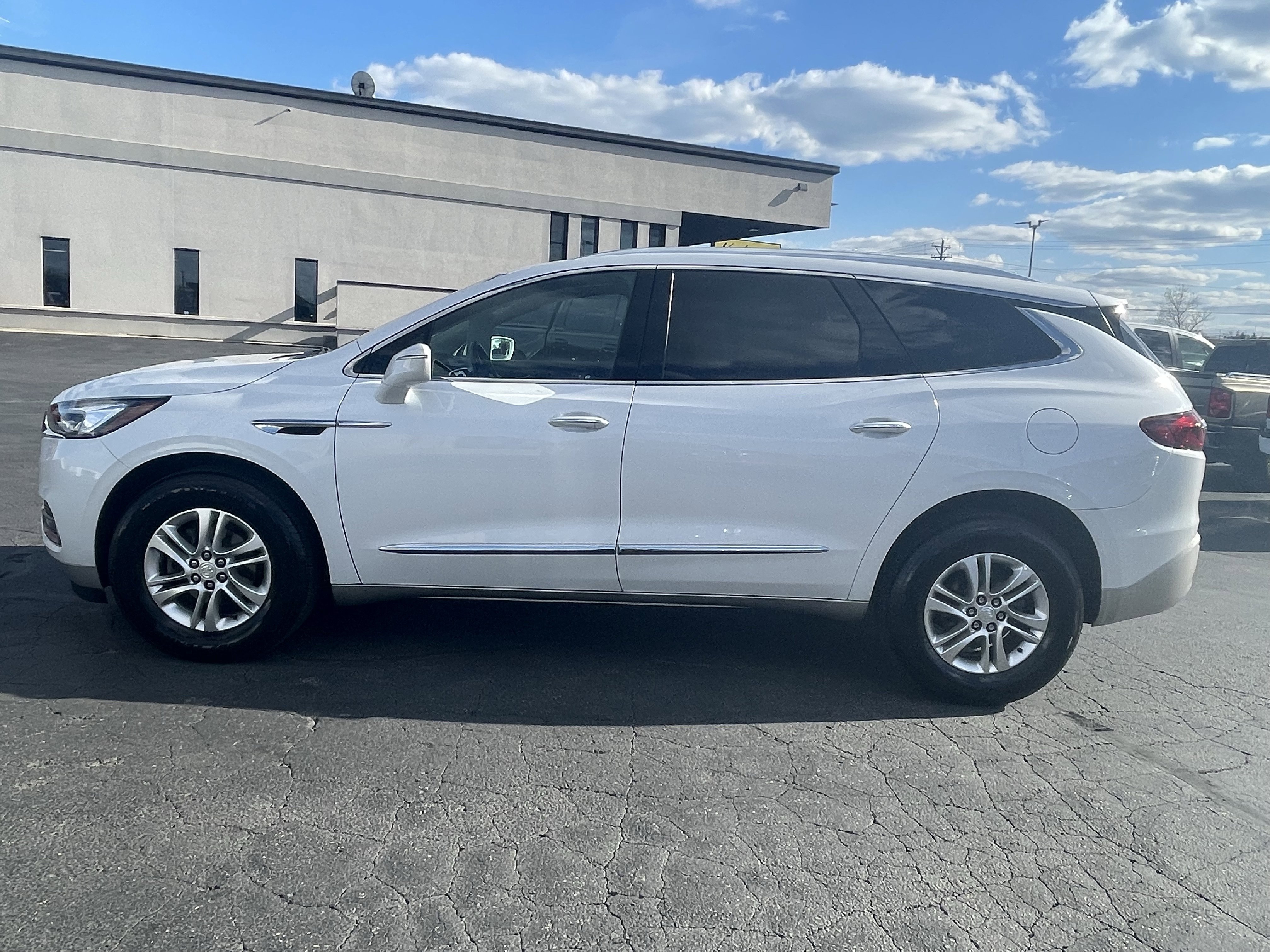 Used 2020 Buick Enclave Essence w/ LPO, Floor Liner Package AWD/4WD image 5