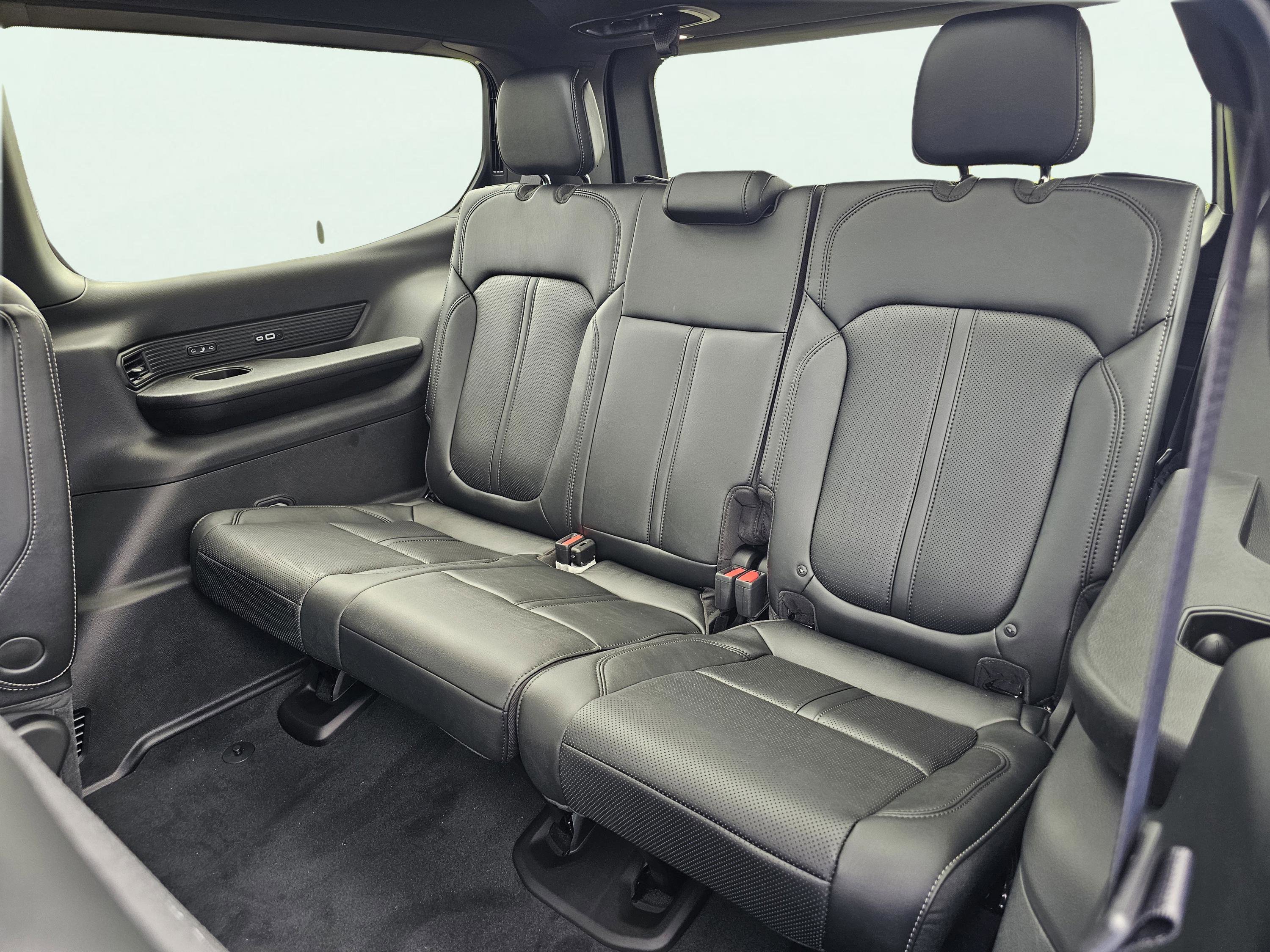 New 2026 Jeep Grand Wagoneer Limited AWD/4WD image 33