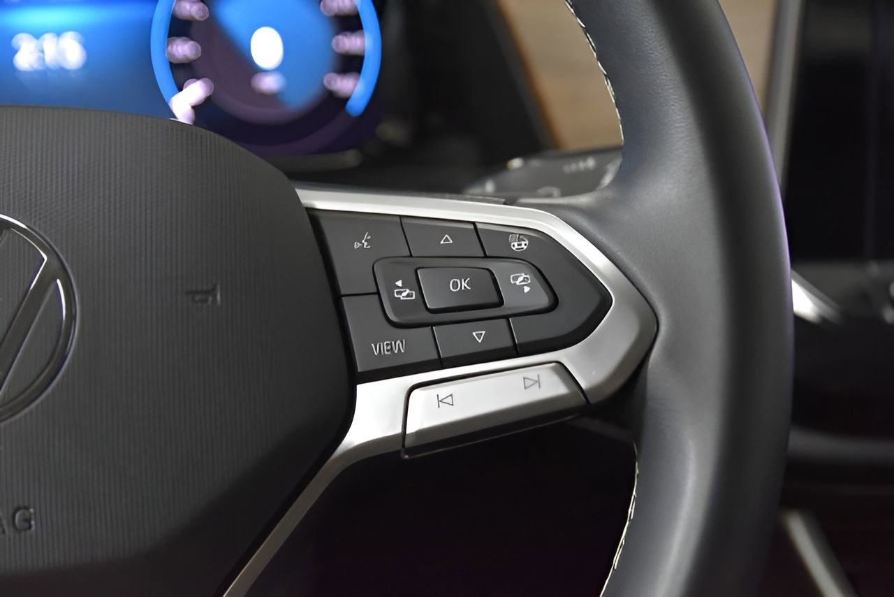 Used 2025 Volkswagen Atlas SE image 20