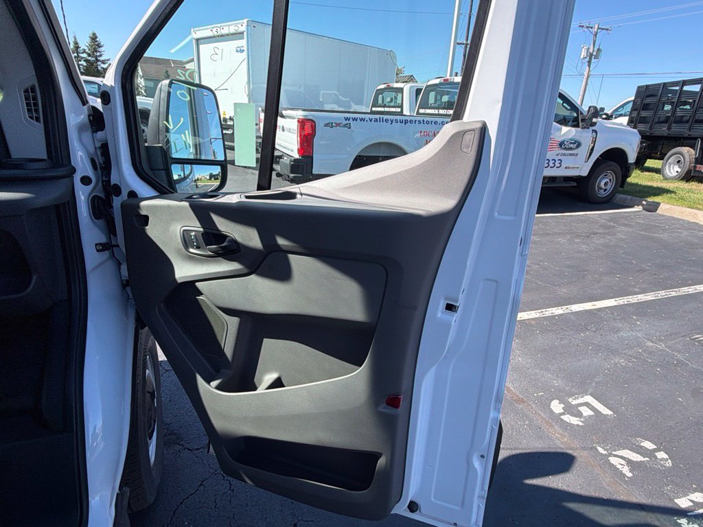New 2027 Ford Transit 250 148 Medium Roof w/ Load Area Protection Package RWD image 25