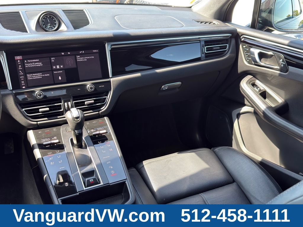 Used 2023 Porsche Macan AWD/4WD image 28