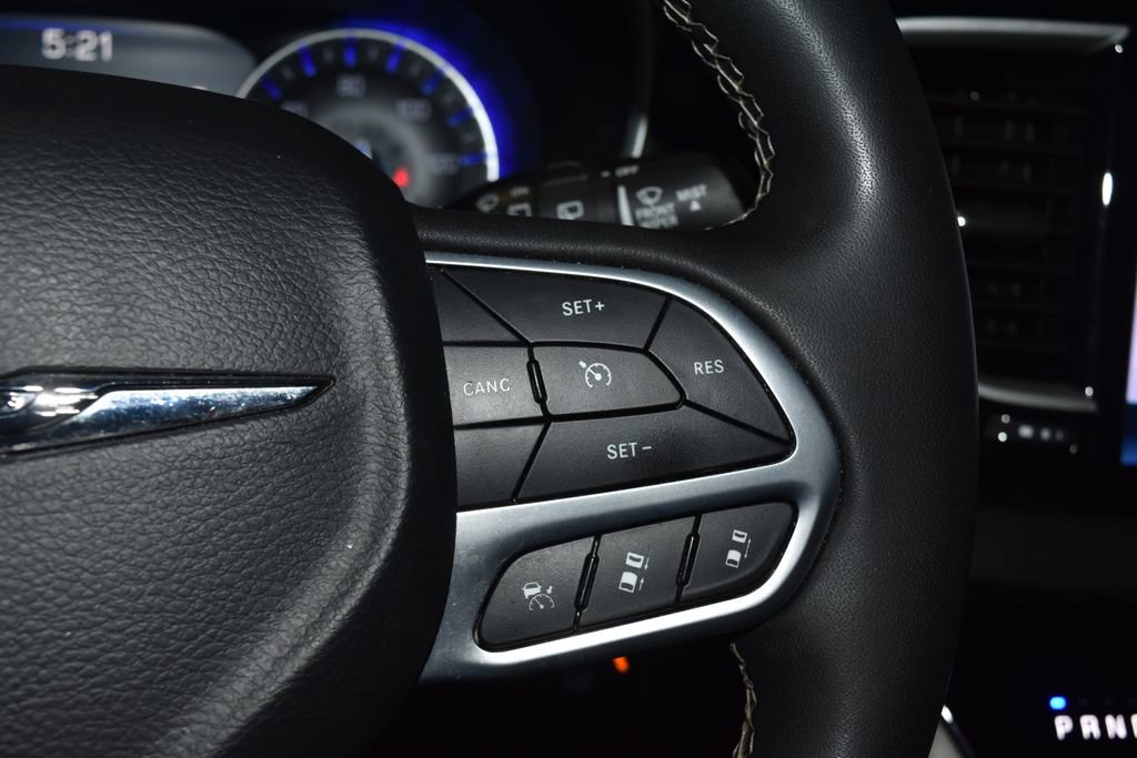 Used 2024 Chrysler Pacifica Touring-L image 10