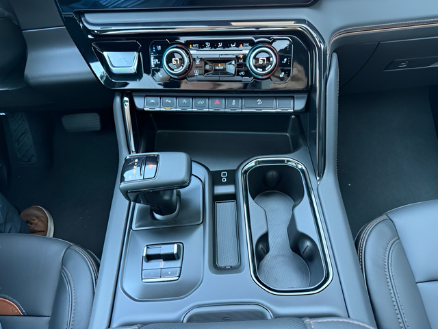 Used 2024 GMC Sierra 1500 AT4 w/ Technology Package AWD/4WD image 21