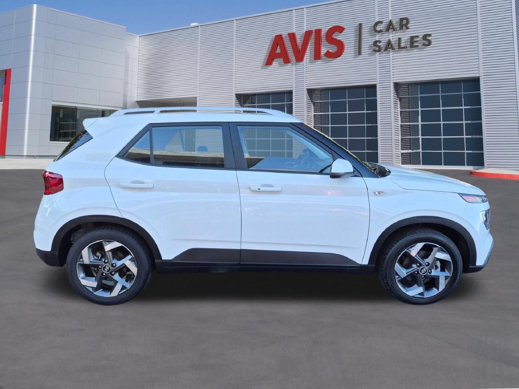 Used 2026 Hyundai Venue SEL FWD image 5