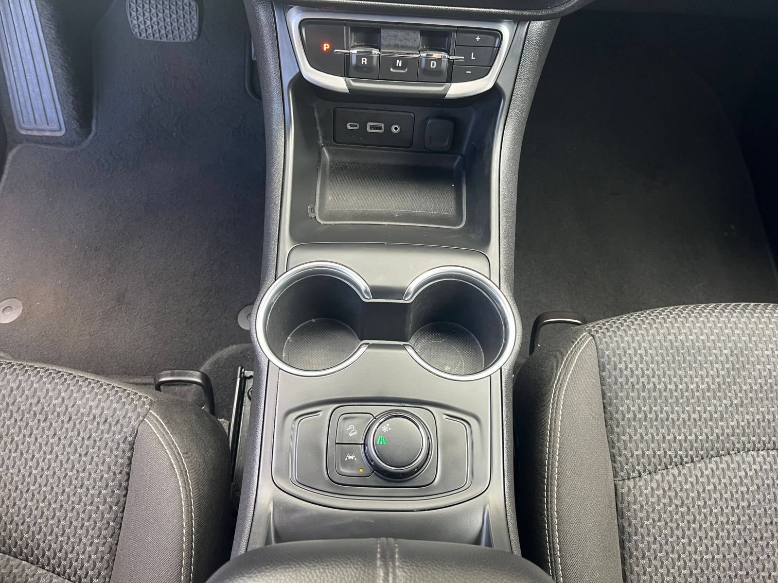 Used 2024 GMC Terrain SLE FWD image 36