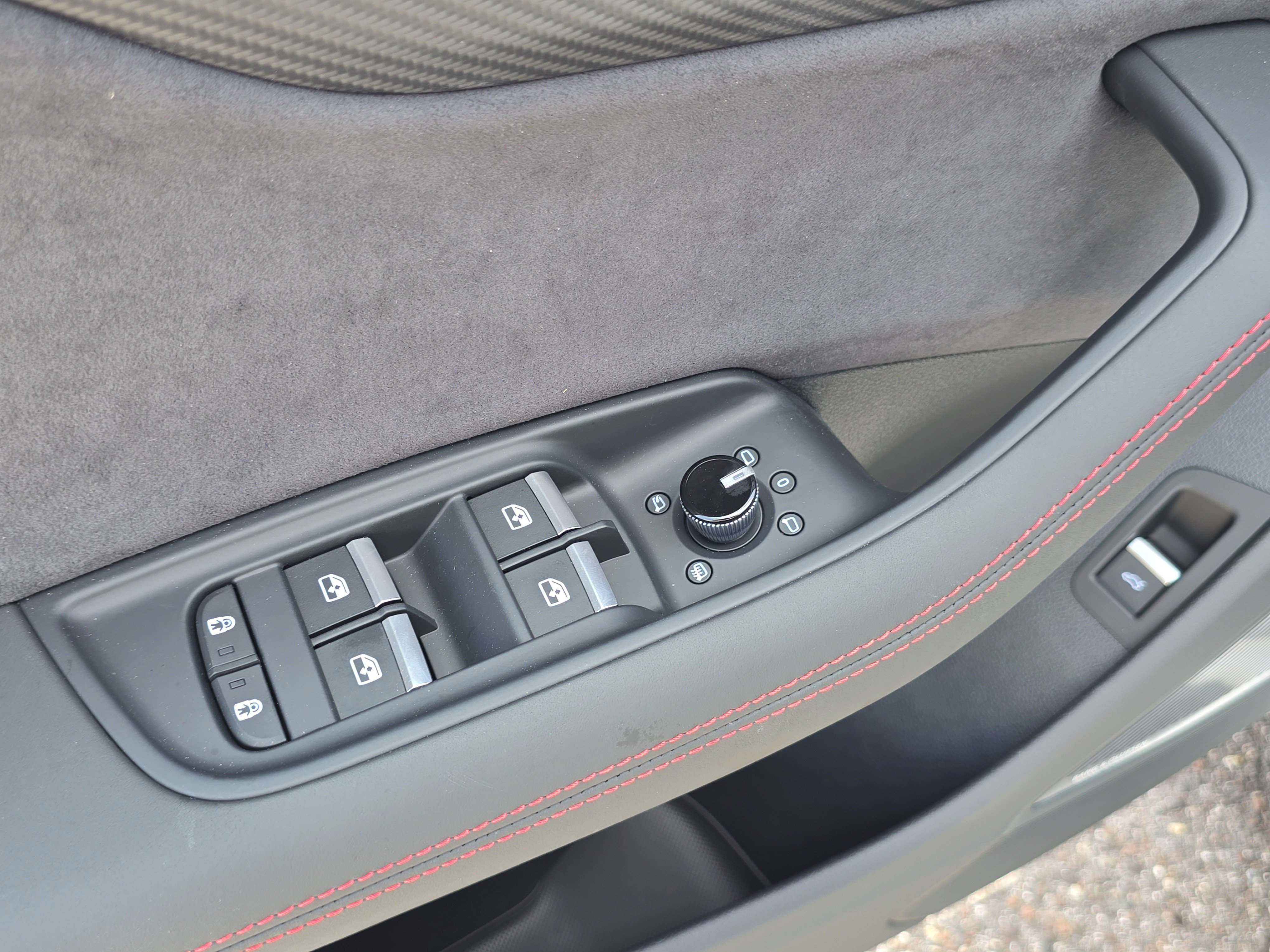 New 2025 Audi RS Q8 performance image 18