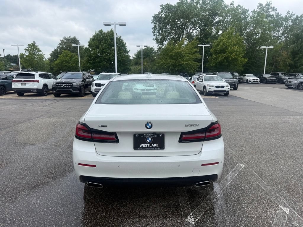 Used 2023 BMW 530i xDrive w/ Premium Package AWD/4WD image 4