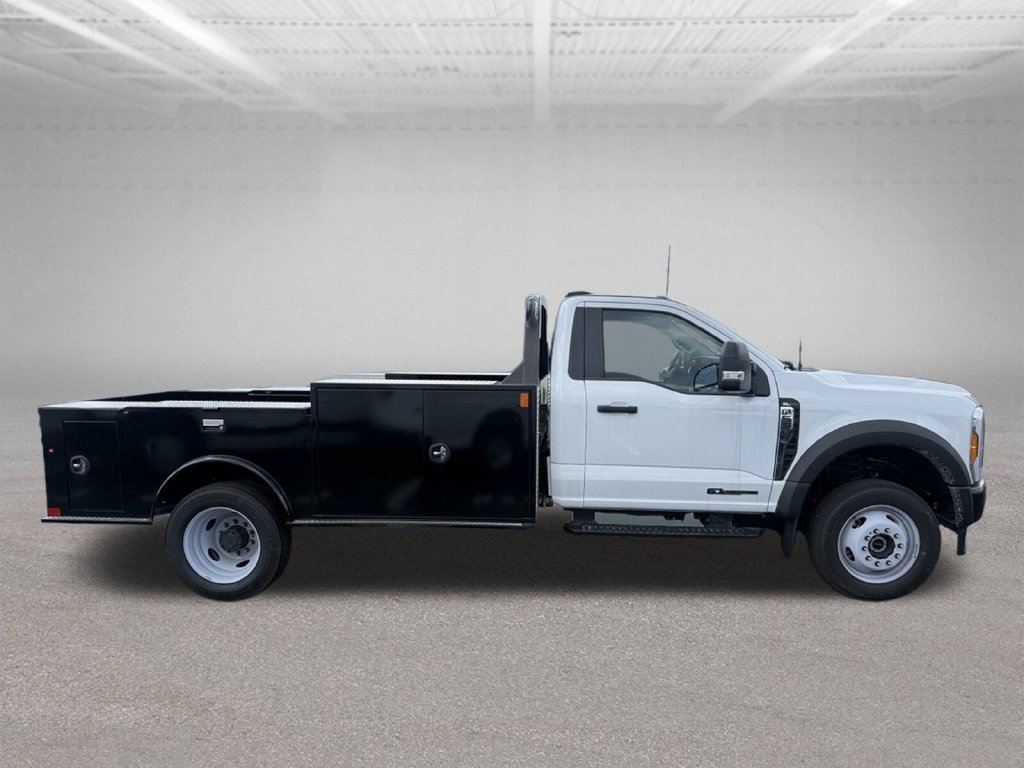 New 2026 Ford F550 4x4 Regular Cab Super Duty image 2