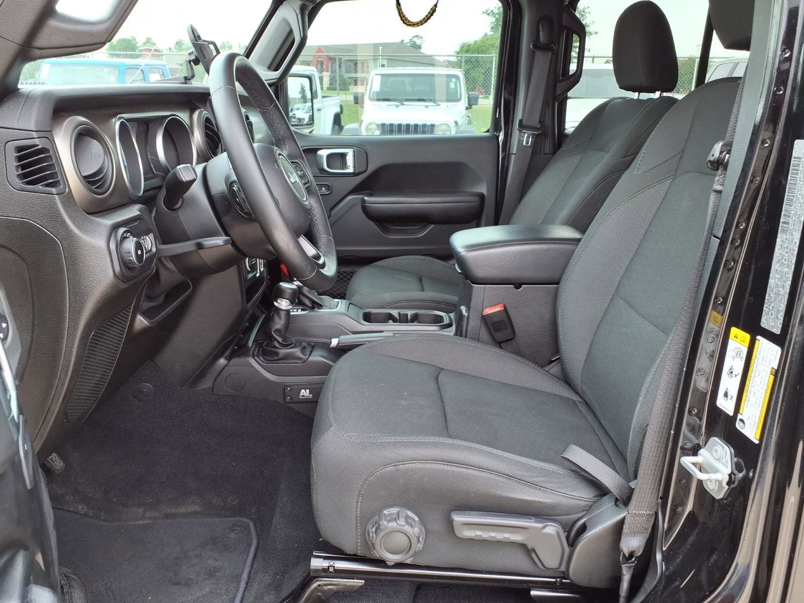 Used 2018 Jeep Wrangler Unlimited Sport S AWD/4WD image 17