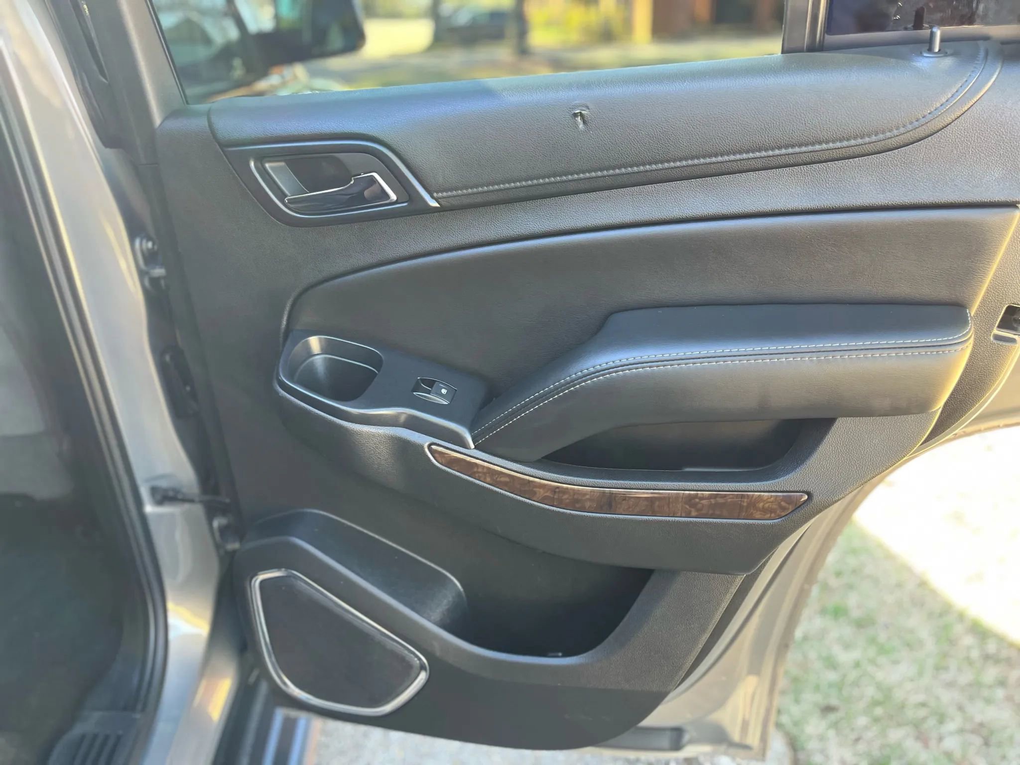 Used 2018 Chevrolet Tahoe LS w/ Enhanced Driver Alert Package RWD image 23