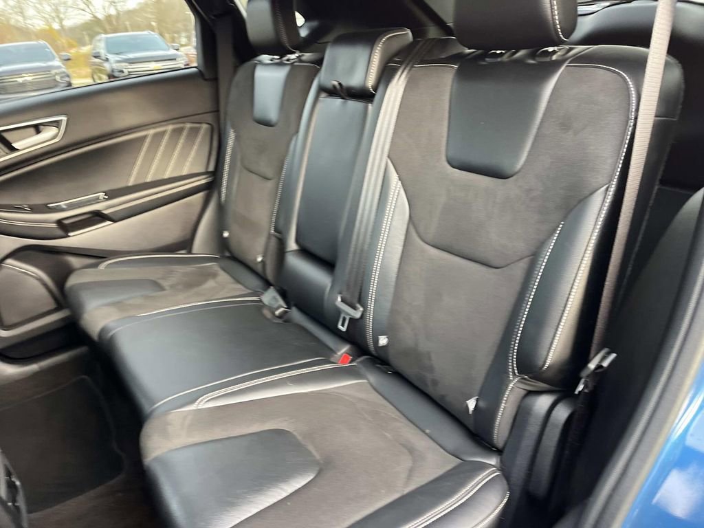 Used 2020 Ford Edge ST w/ Equipment Group 401A image 17