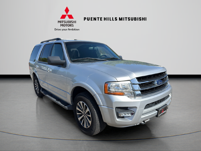 Used 2017 Ford Expedition XLT AWD/4WD image 3