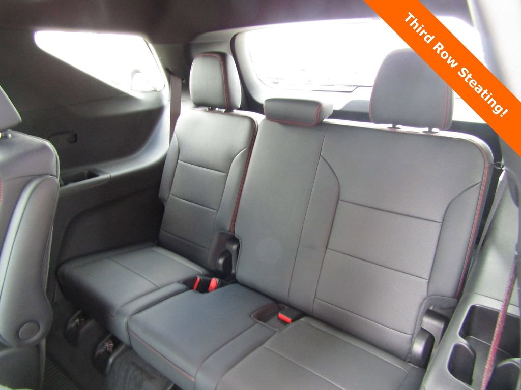 Used 2024 Chevrolet Traverse RS image 25
