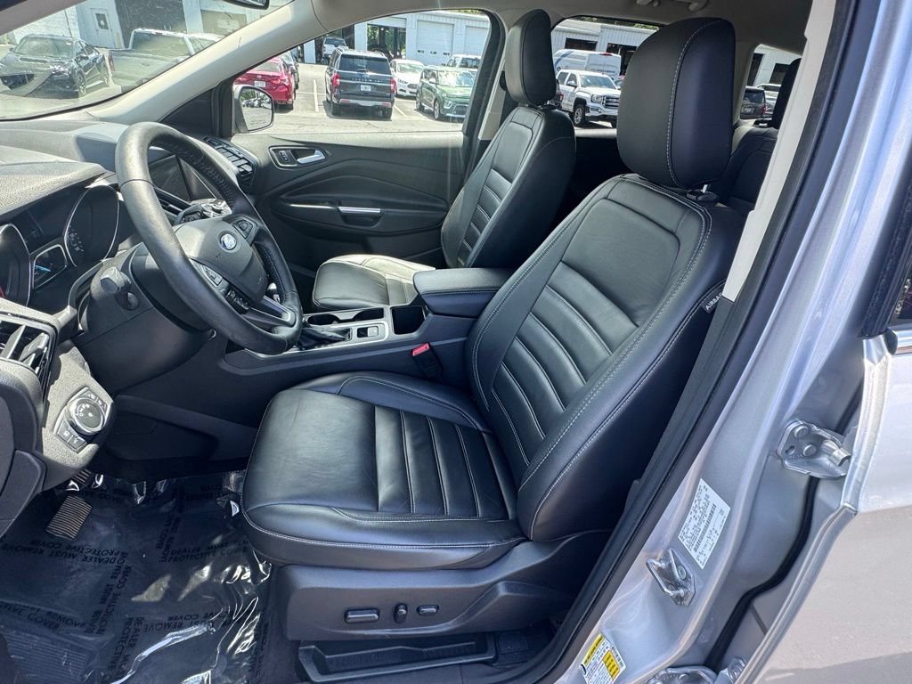 Used 2019 Ford Escape Titanium AWD/4WD image 16