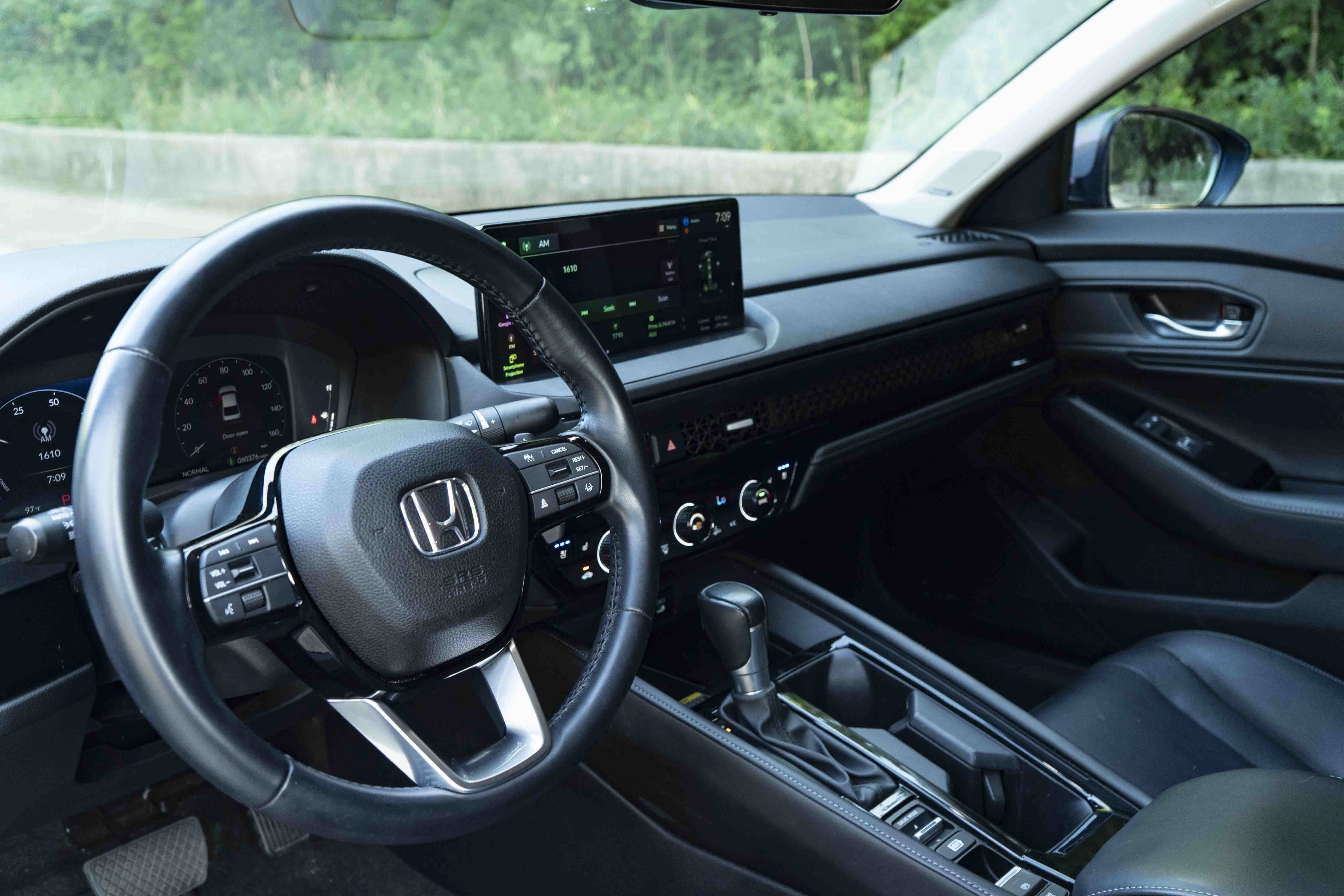Used 2023 Honda Accord Touring image 15