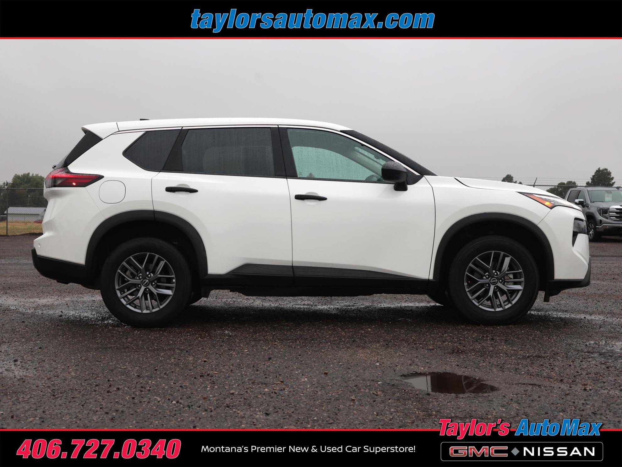 Used 2024 Nissan Rogue S AWD/4WD image 3