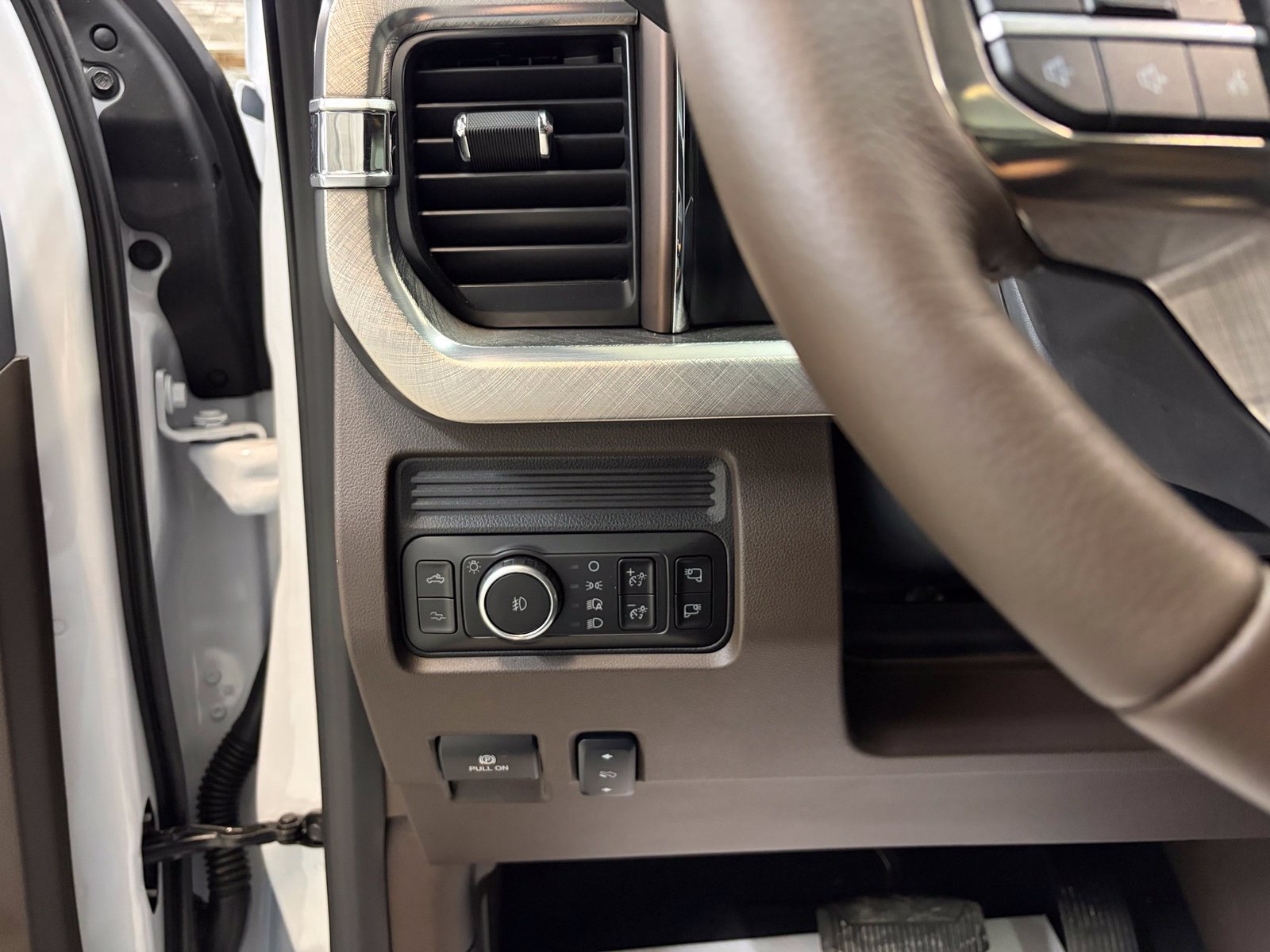 Used 2026 Ford F350 4x4 Crew Cab Super Duty image 16