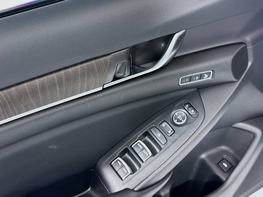 Certified 2022 Honda Accord Touring image 23