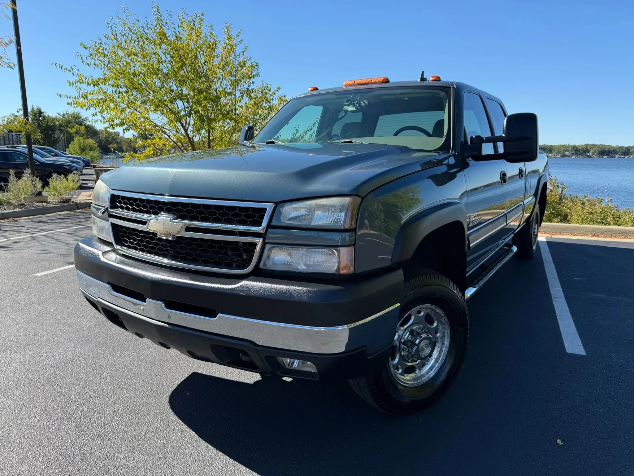 Used 2006 Chevrolet Silverado 2500 LT w/ Heavy-Duty Power Package image 1
