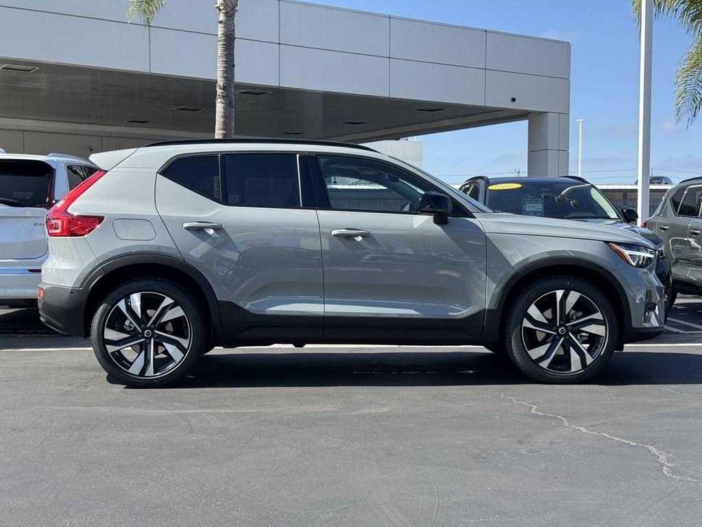 New 2026 Volvo XC40 B5 Ultra w/ Protection Package Premier AWD/4WD image 6