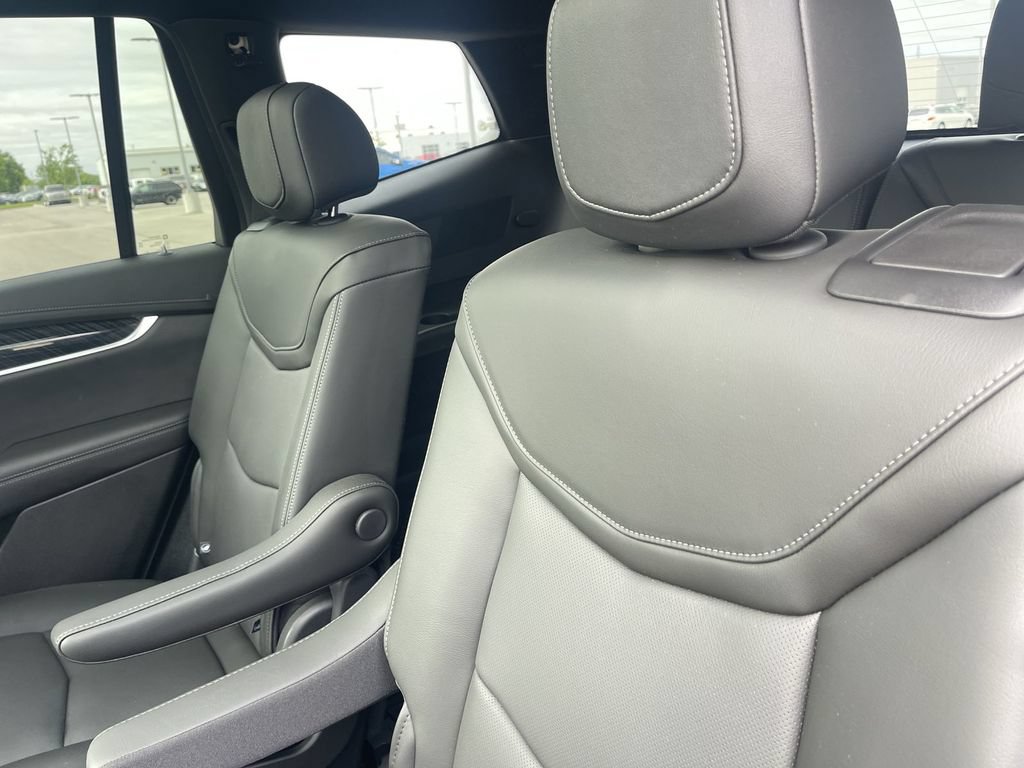 Certified 2024 Cadillac XT6 Premium Luxury w/ LPO, Floor Liner Package AWD/4WD image 40