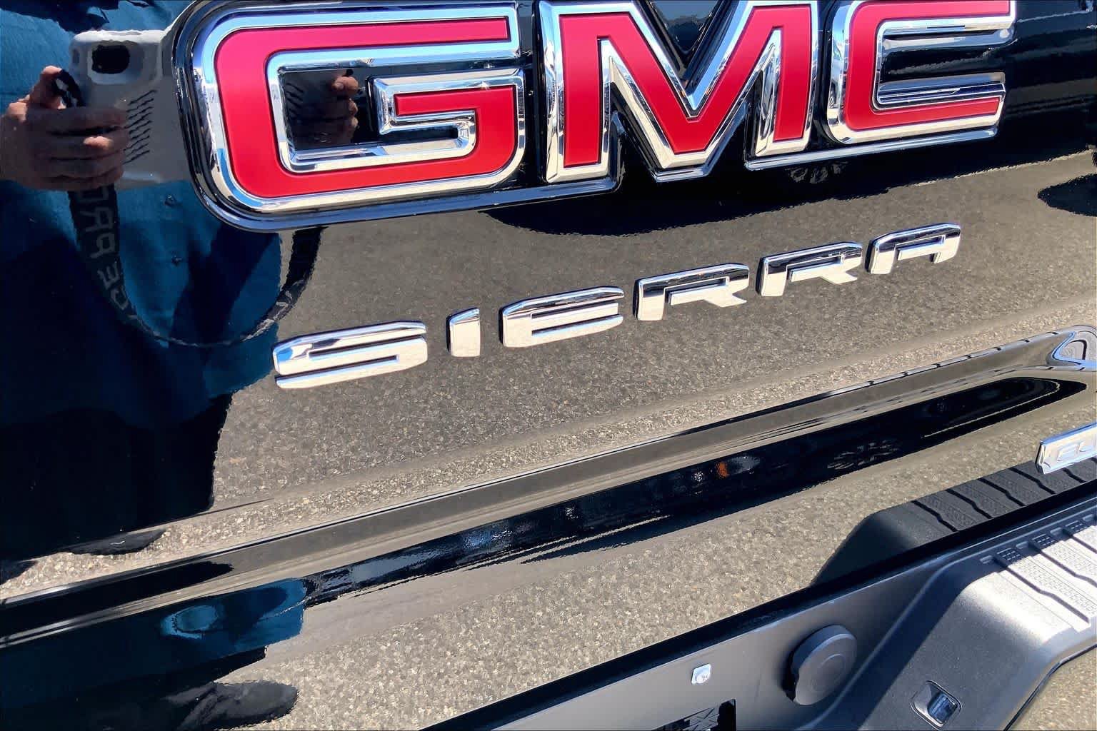 Used 2023 GMC Sierra 1500 Elevation AWD/4WD image 32