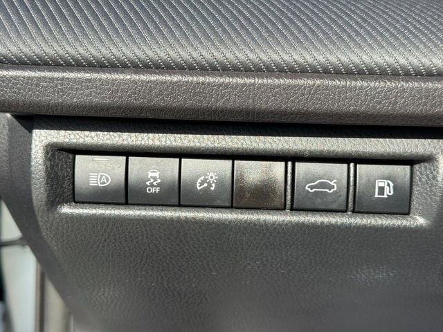 Used 2025 Toyota Camry SE image 23