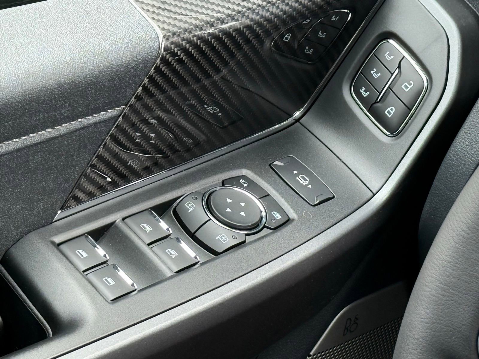 New 2026 Ford F250 Lariat w/ Black Appearance Package image 38