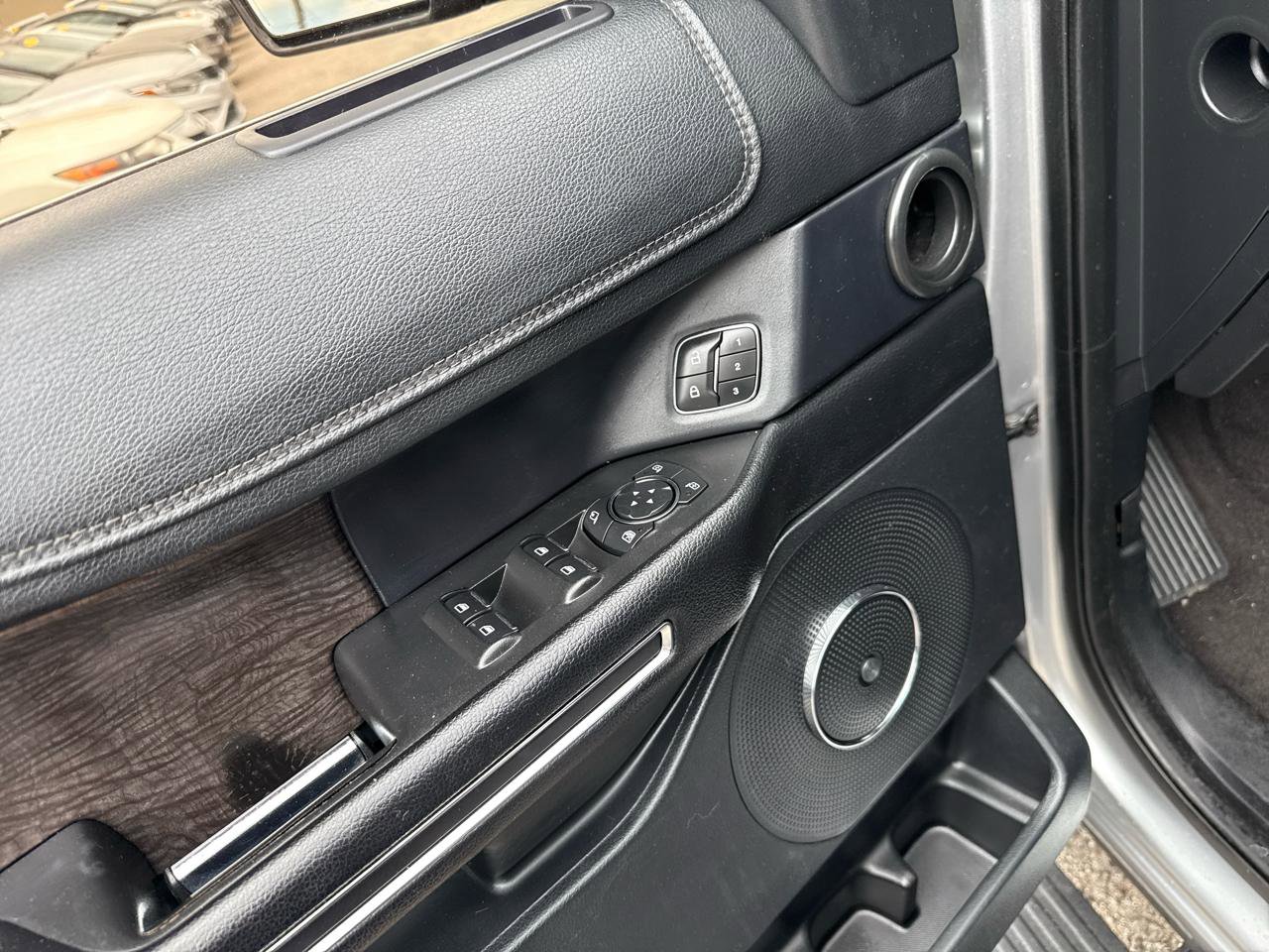 Used 2020 Ford Expedition Max Limited RWD image 16
