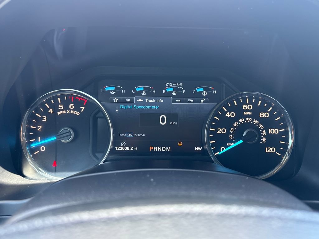 Used 2018 Ford F150 Lariat w/ Equipment Group 502A Luxury AWD/4WD image 17