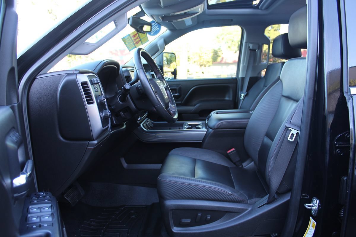 Used 2015 GMC Sierra 2500 SLT w/ Duramax Plus Package AWD/4WD image 28