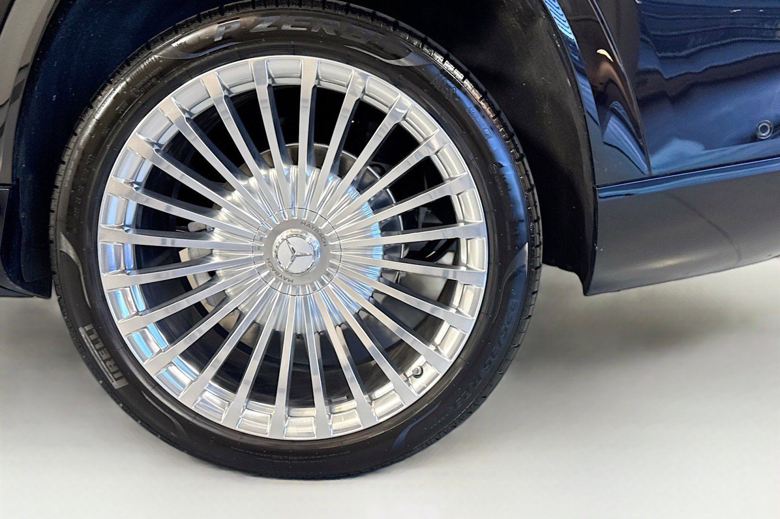 Used 2023 Mercedes-Benz Maybach GLS 600 4MATIC image 30